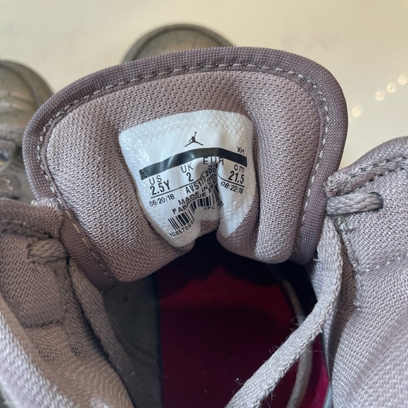 Air Jordan 1 - Sepia Stone size 2.5Y - Picture 4 of 4